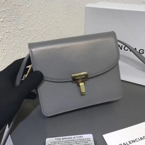 BALENCIAGA LEATHER BOX CROSS BAG<br>발렌시아가 레더 박스 크로스 백