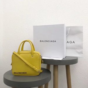 BALENCIAGA TRIANGLE SQUARE BAG <br>발렌시아가 트라이앵글 스퀘어백 XS