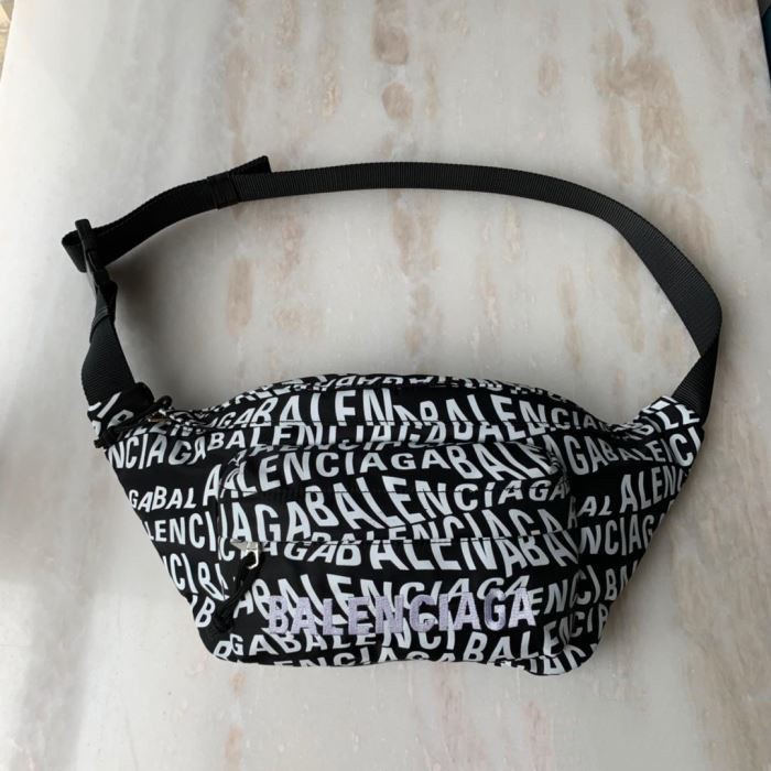 BALENCIAGA LOGO WHEEL BELTBAG <br>발렌시아가 로고 힐 벨트백