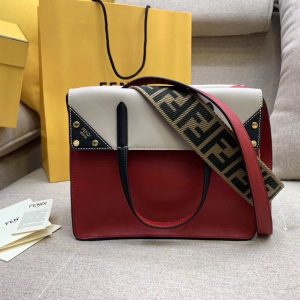 FENDI REGULAR FLIP BAG<br>펜디 레귤러 플립 백<br>[26x21x16cm]