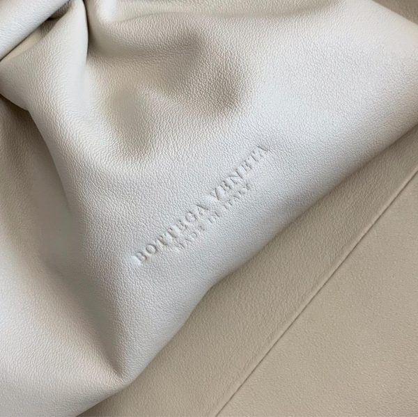 BOTTEGA VENETA BUTTER CARF POUCH 보테가 베네타 버터 카프 파우치