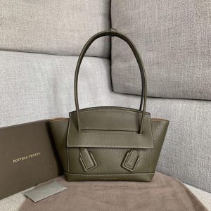 BOTTEGA VENETA ARCO BAG <br>보테가 베네타 아르코 백