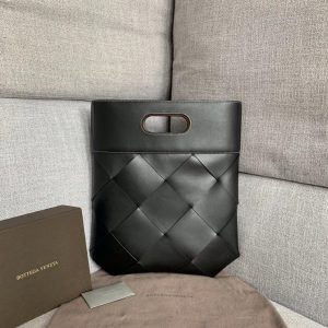 BOTTEGA VENETA SLIP TOTE BAG <br>보테가 베네타 슬립 토트 백