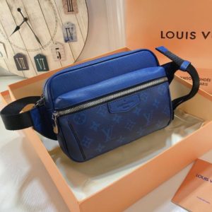 LOUIS VUITTON OUTDOOR BELT BAG<br>루이비통 아웃도어 벨트백<br>[21x17x5cm 이태리가죽]