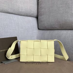 BOTTEGA VENETA CASSETTE BAG <br>보테가 베네타 카세트 백