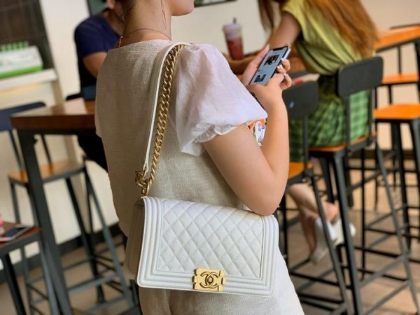 CHANEL BOY FLAP BAG 샤넬 보이 플랩 백