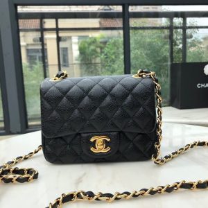 CHANEL CLASSIC FLAP BAG<br>샤넬 클래식 플랩 백<br>[17cm 이태리송아지가죽 캐비어]