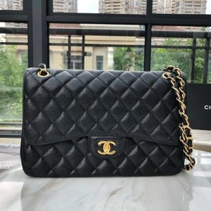 CHANEL CLASSIC FLAP BAG<br>샤넬 클래식 플랩 백<br>[30cm 이태리송아지가죽 캐비어]