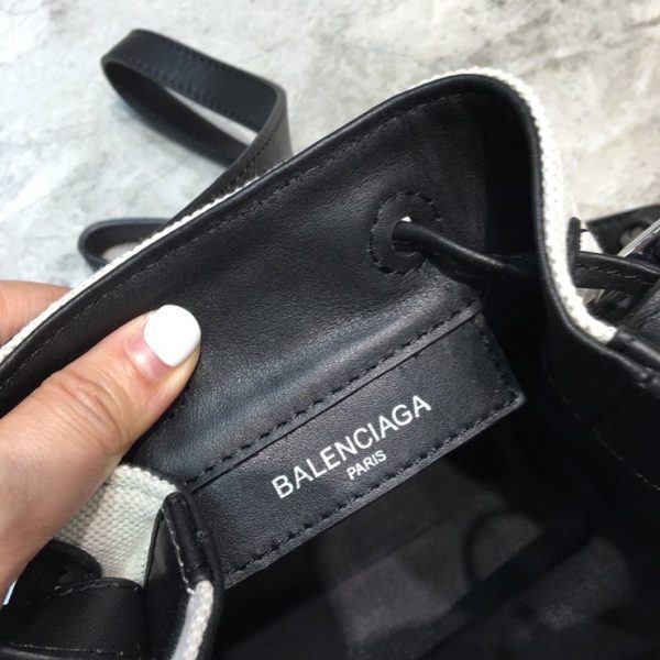 BALENCIAGA NAVY CABAS BAG 발렌시아가 네이비 카바스 백