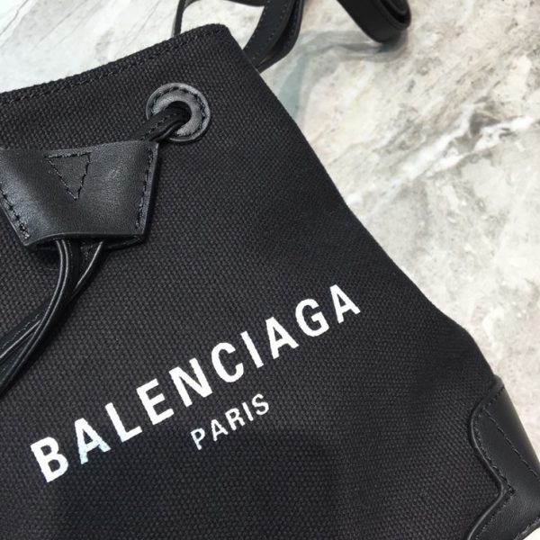 BALENCIAGA NAVY CABAS BAG 발렌시아가 네이비 카바스 백