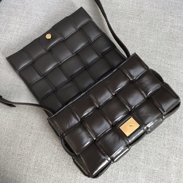 BOTTEGA VENETA PADDED CASSETTE BAG 보테가 베네타 패디드 카세트 백