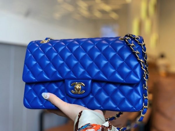 CHANEL CLASSIC FLAP BAG 샤넬 클래식 플랩 백