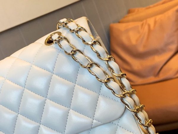 CHANEL CLASSIC FLAP BAG 샤넬 클래식 플랩 백