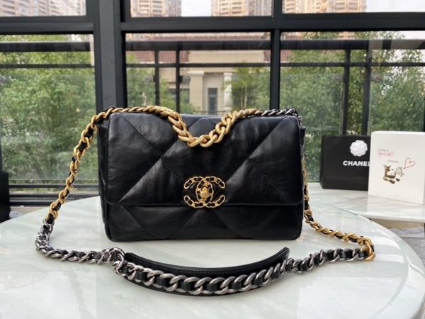 CHANEL 19 FLAP BAG 샤넬 19 플랩 백