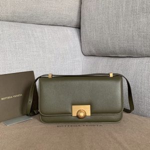 BOTTEGA VENETA CLASSIC BAG <br>보테가 베네타 클래식 백(L사이즈)