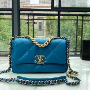 CHANEL 19 FLAP BAG<br>샤넬 19 플랩 백<br>[26cm 이태리 산양가죽]