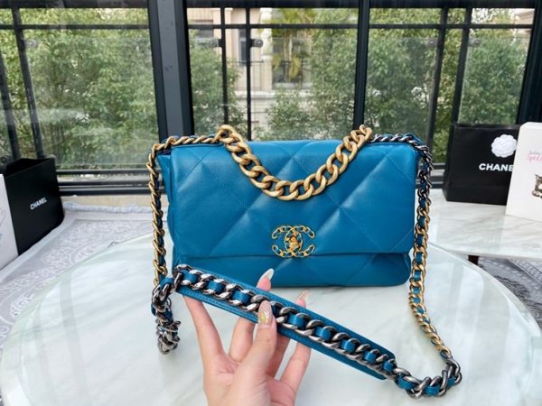 CHANEL 19 FLAP BAG 샤넬 19 플랩 백