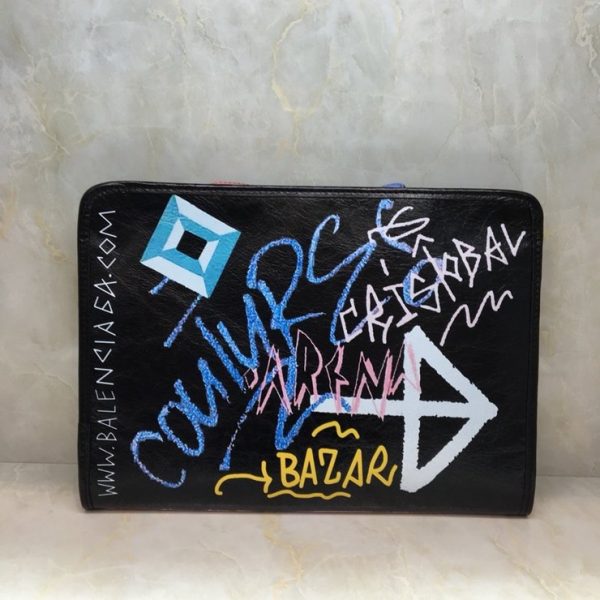 BALENCIAGA GRAFFITI CLASSIC CLUTCH 발렌시아가 그래피티 클래식 클러치