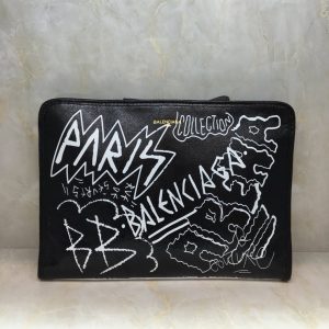 BALENCIAGA GRAFFITI CLASSIC CLUTCH <br>발렌시아가 그래피티 클래식 클러치