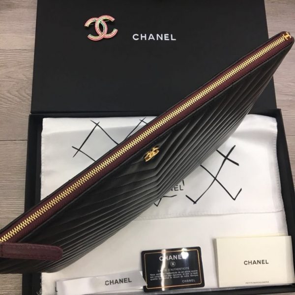 CHANEL V CLUTCH 샤넬 V 클러치