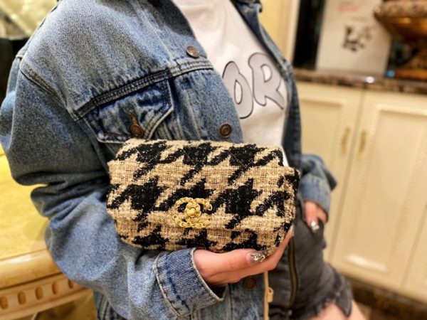 CHANEL 19 FLAP BAG 샤넬 19 플랩 백