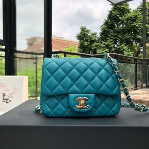 CHANEL CLASSIC FLAP BAG<br>샤넬 클래식 플랩 백<br>[17cm 정품가죽]