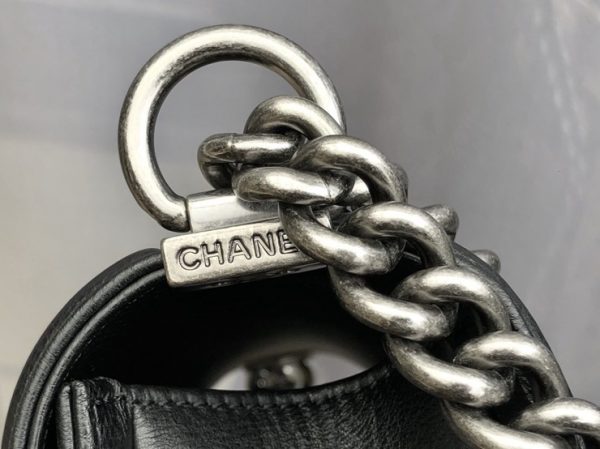 CHANEL BOY FLAP BAG 샤넬 보이 플랩 백