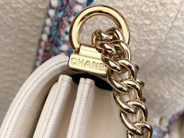 CHANEL BOY FLAP BAG 샤넬 보이 플랩 백