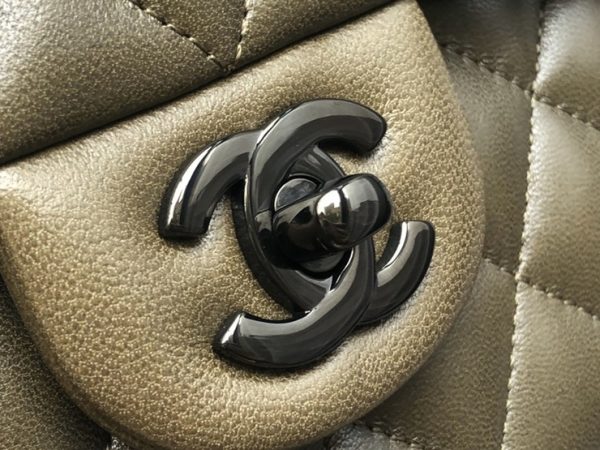 CHANEL CLASSIC FLAP BAG 샤넬 클래식 플랩 백