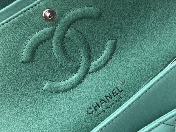 CHANEL CLASSIC FLAP BAG 샤넬 클래식 플랩 백