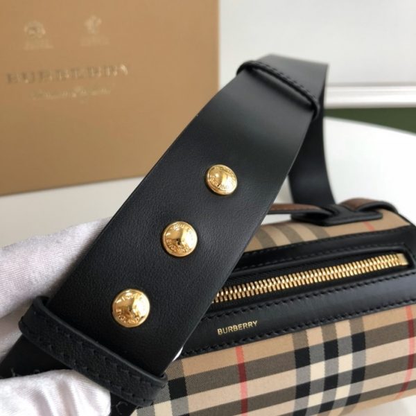 BURBERRY LEATHER CROSS BAG 버버리 크로스백