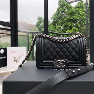 CHANEL BOY FLAP BAG <br>샤넬 보이 플랩 백<br>[20cm INCAS 정품가죽]