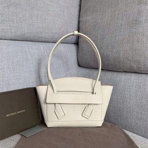 BOTTEGA VENETA ARCO BAG <br>보테가 베네타 아르코 백