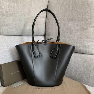 BOTTEGA VENETA BASKET BAG <br>보테가 베네타 바스켓 백