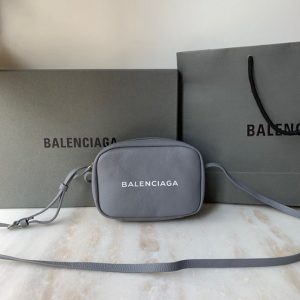 BALENCIAGA EVERYDAY CAMERA BAG <br>발렌시아가 에브리데이 카메라 백