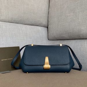 BOTTEGA VENETA ANGLE BAG <br>보테가 베네타 엔젤 백