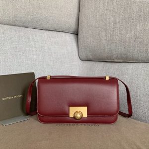 BOTTEGA VENETA CLASSIC BAG <br>보테가 베네타 클래식 백(L사이즈)