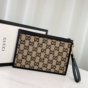 GUCCI GG WOOL POUCH<br>구찌 지지 울 파우치<br>[30x20cm]