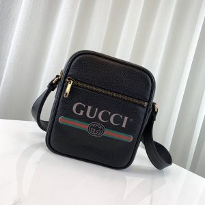 GUCCI LOGO PRINT CROSS BAG<br>구찌 로고 프린트 크로스백<br>[21×25.5x8cm 이태리가죽]