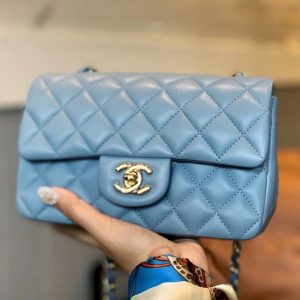 CHANEL CLASSIC FLAP BAG<br>샤넬 클래식 플랩 백<br>[20cm 정품가죽]