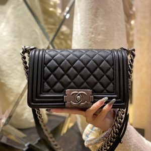 CHANEL BOY FLAP BAG <br>샤넬 보이 플랩 백<br>[20cm INCAS정품가죽]