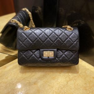 CHANEL 2.55 FLAP BAG<br>샤넬 2.55 플랩 백<br>[20x15x6cm 정품가죽]