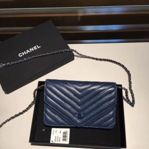 CHANEL CC CHEVRON WOC<br>샤넬 CC 쉐브론 WOC<br>[19x12x3.5cm]