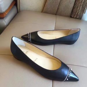 CHRISTIAN LOUBOUTIN SPIKED FLAT SHOES<br>크리스찬 루부탱 스파이크 플랫 슈즈<br><i>35-39 SIZE</i>