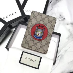 GUCCI GG SUPREME PASSPORT WALLETS<br>구찌 GG 수프림 여권지갑<br><i>14x10cm</i>