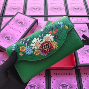 GUCCI FLORAL EMBROIDER WALLET<br>구찌 플로랄 엠브로이더 장지갑<br><i>19x10x3cm</i>