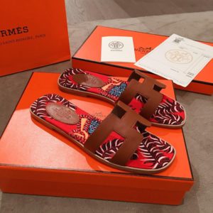 HERMES ORAN SANDAL<br>에르메스 오란 샌들<br><i>35-40 SIZE 이태리 소가죽</i>