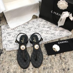 CHANEL CC LOGO FLIP-FLOP SANDAL<br>샤넬 CC 로고 플립플랍 샌들<br><i>35-39 SIZE 이태리 소가죽</i>