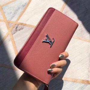 LOUIS VUITTON LOCK ME ZIPPY WALLET<br>루이비통 락미 지퍼 지갑<br><i>19.5x10x2.5cm 이태리가죽</i>