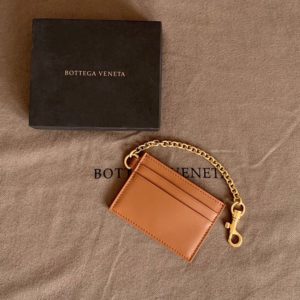 BOTTEGA VENETA CARD CASE<br>보테가 베네타 카드 지갑<br><i>10x7cm 이태리가죽</i>